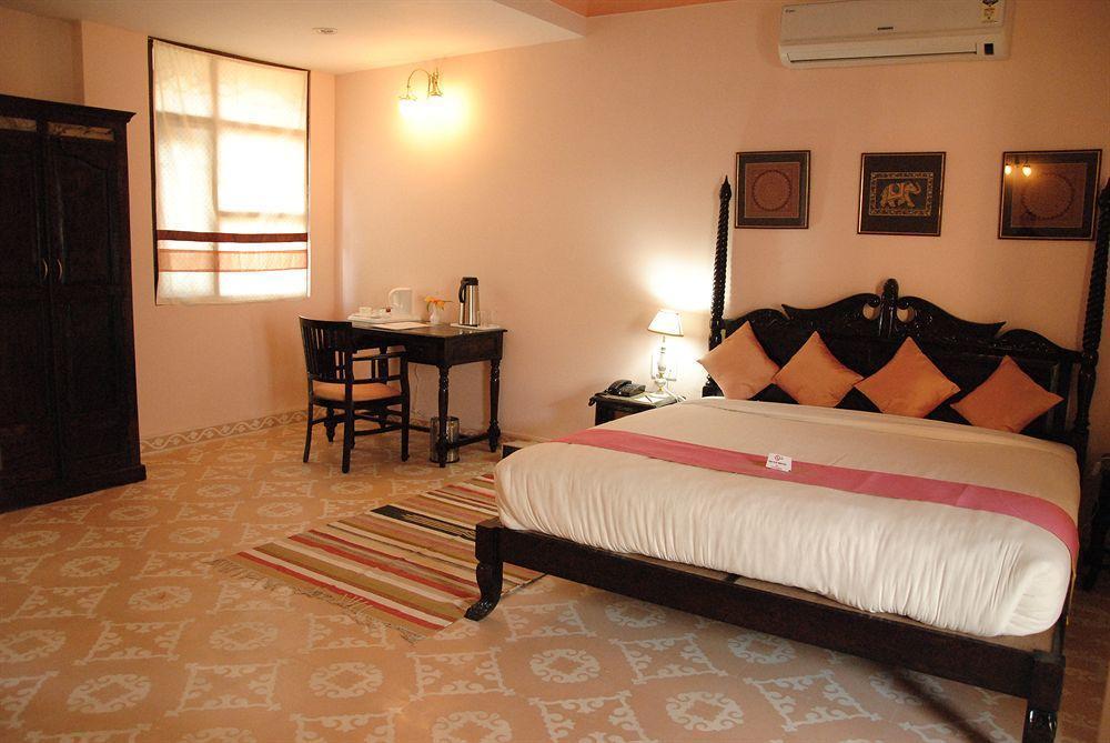 Sirsi Haveli Hotel Джайпур Екстериор снимка