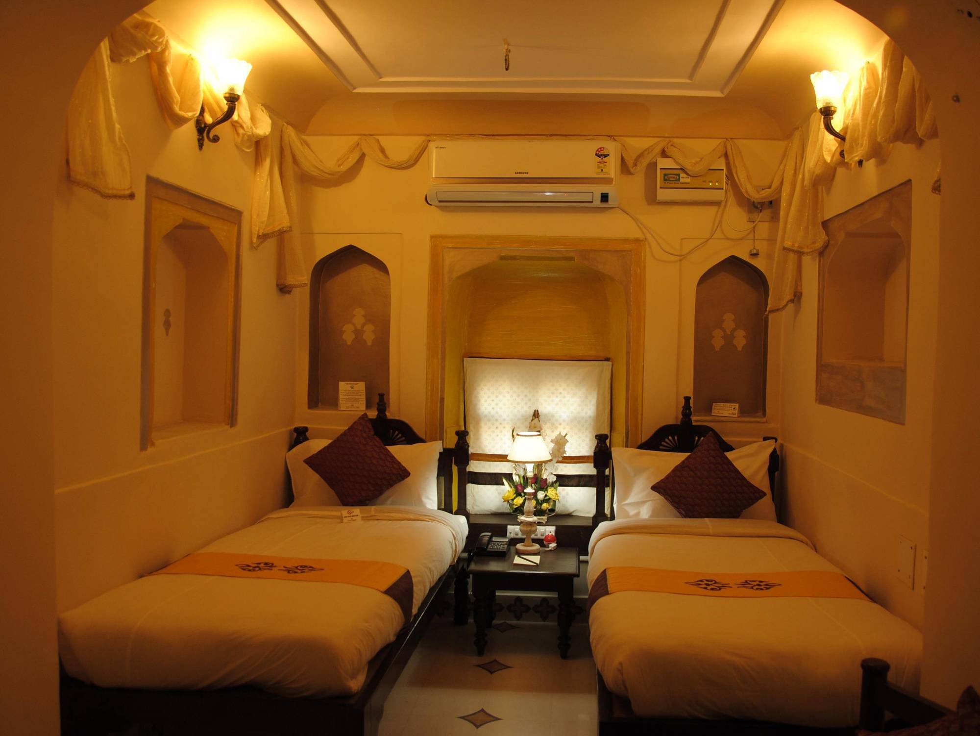 Sirsi Haveli Hotel Джайпур Екстериор снимка